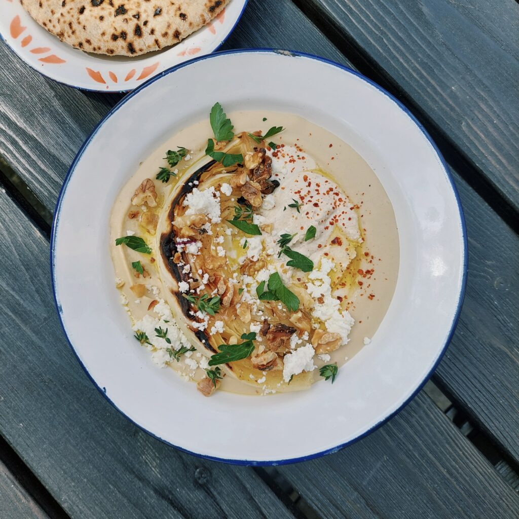 Hummus Weisskohl Feta Walnuss